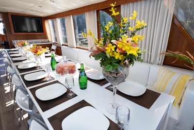 Yacht 79 dining table forward